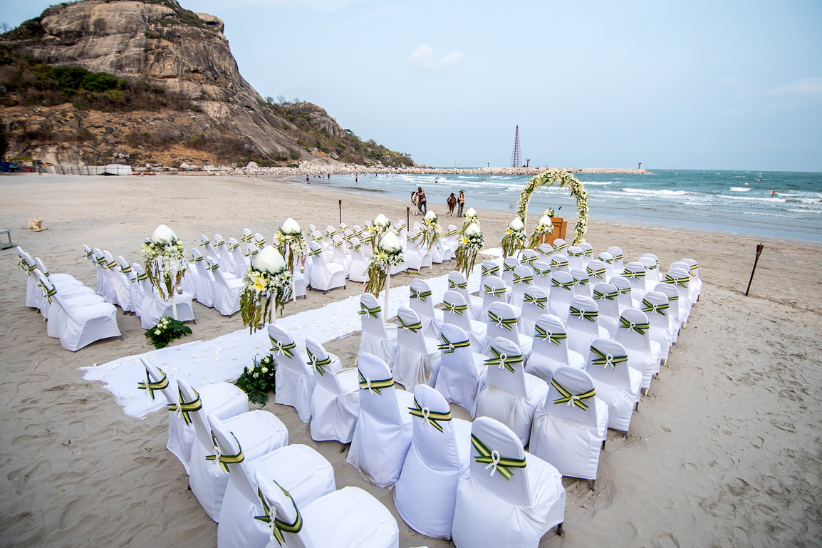 Thebeachatanantasila restaurant khow takiab beach huahin wedding